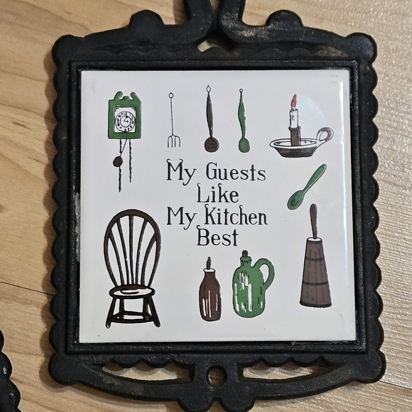 Vintage cast iron trivets - Picture 6 of 6